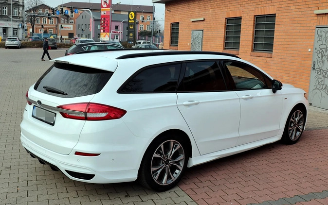 Ford Mondeo cena 67900 przebieg: 198978, rok produkcji 2018 z Wałbrzych małe 781
